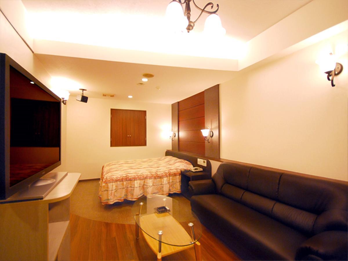 Hotel Joy (Adults Only) كوماكي المظهر الخارجي الصورة